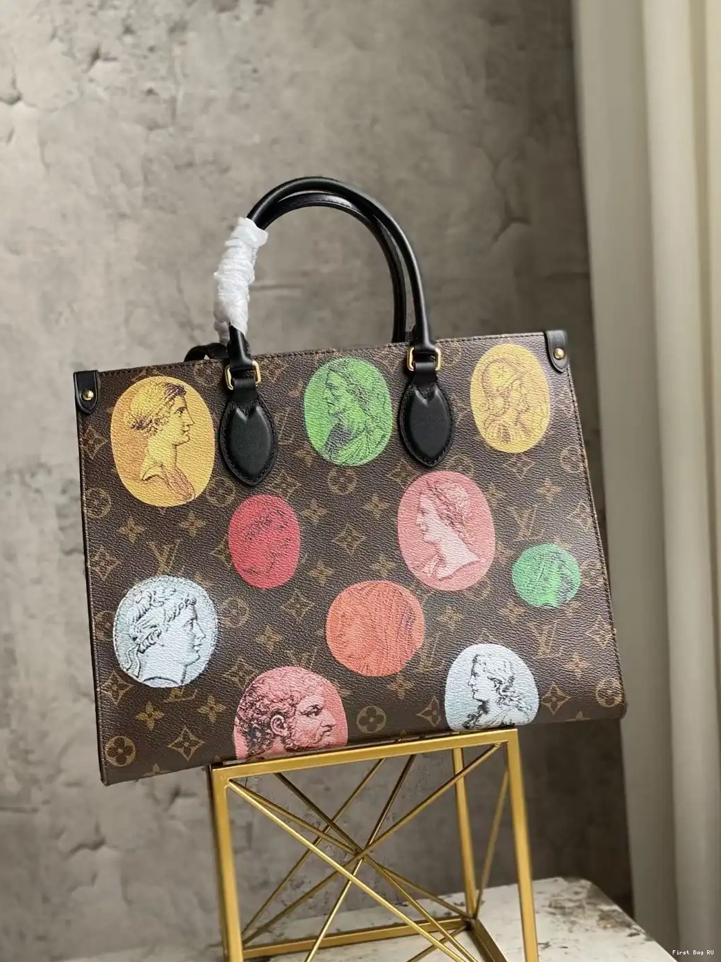 MM VUITTON ONTHEGO LOUIS 0516